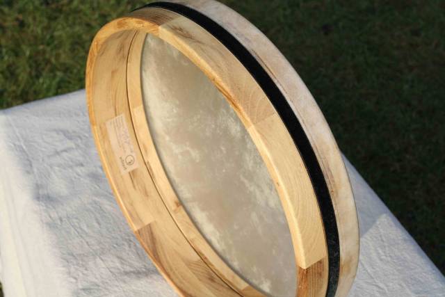 bendir, bęben obręczowy, obręczówka, frame drum